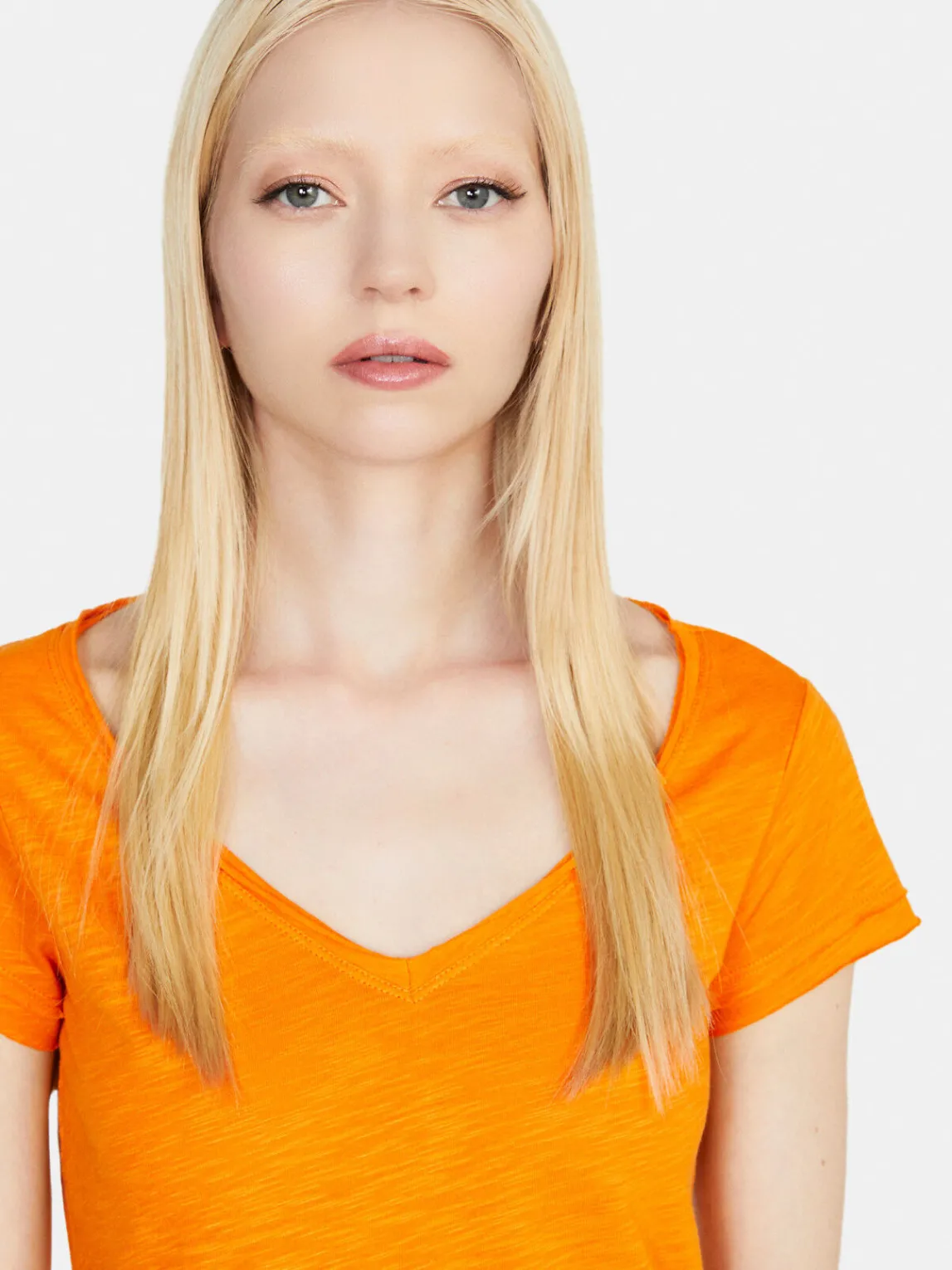 Women Sisley Tops & T-Shirts<V-Neck T-Shirt With Raw Cut